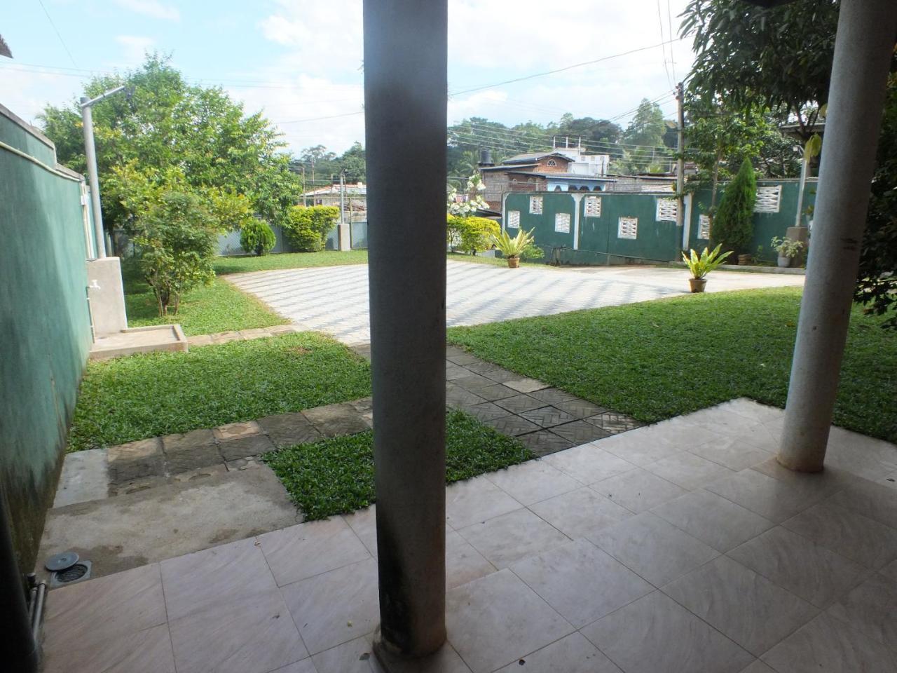 Hillsview Rest & Guest House Matale Bagian luar foto